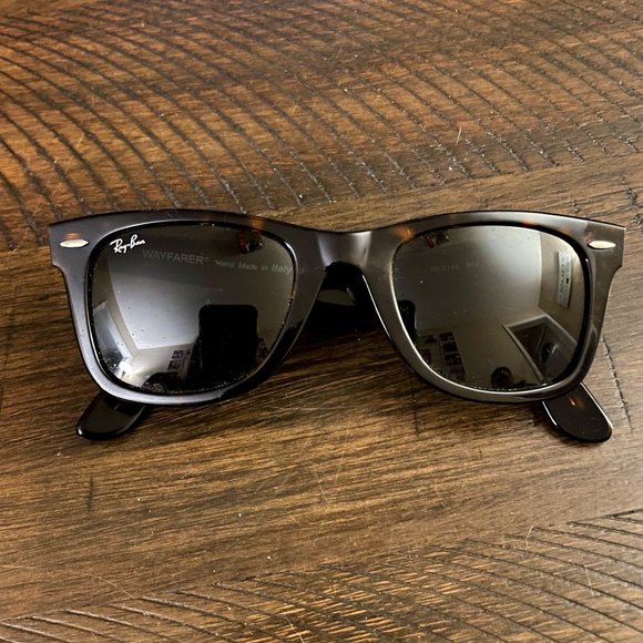 ! NWOT ! Authentic Ray-Ban Wayfarer Sunglasses - Picture 1 of 5
